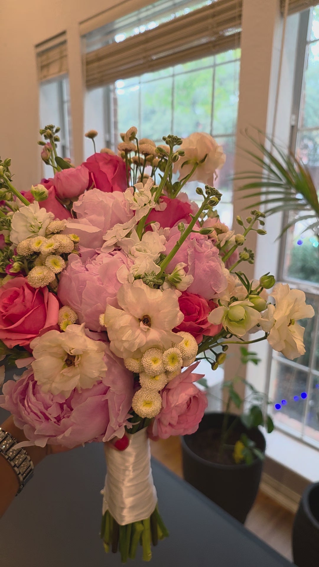 Cargar vídeo: Ramo de novia y boutonniere
